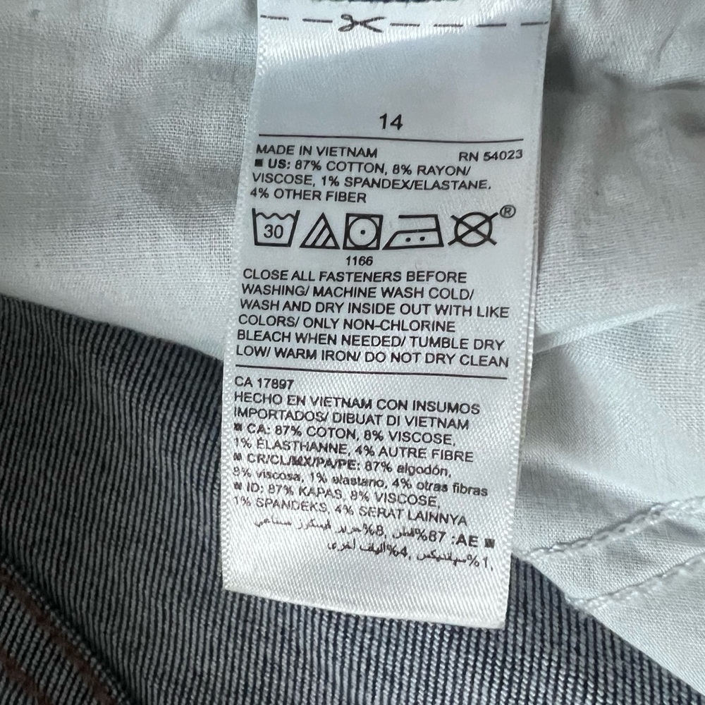 Old Navy Rockstar Distressed Jeans  👖 - Picture 3 of 7
